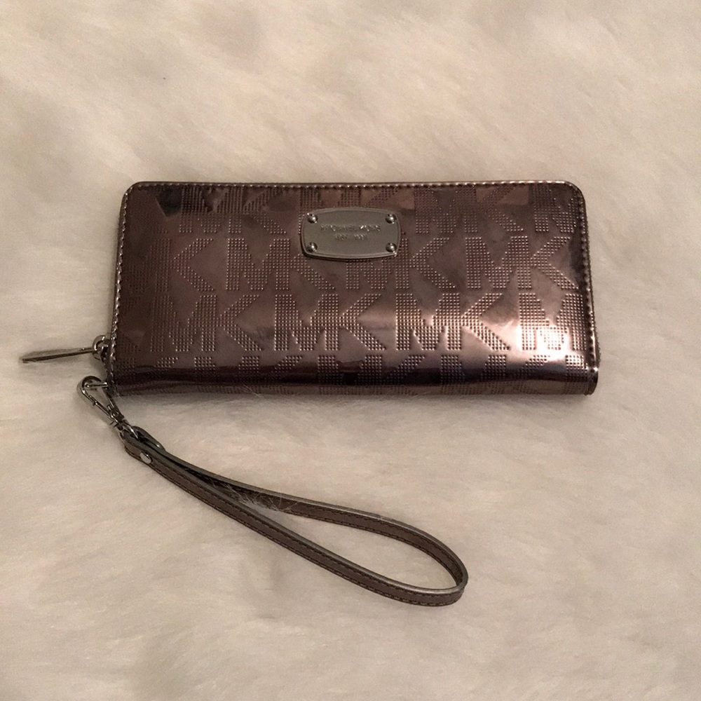 Michael Kors wristlet/wallet